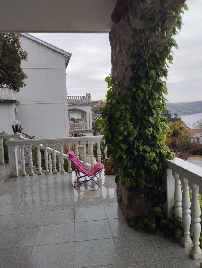Apartments Vila Lavanda Omisalj ภายนอก รูปภาพ