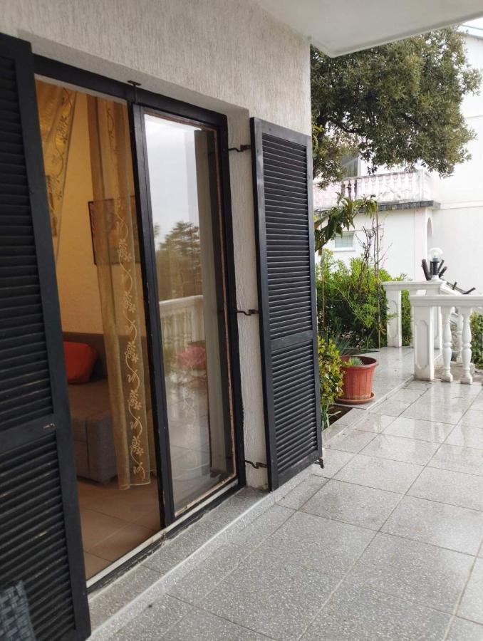 Apartments Vila Lavanda Omisalj ภายนอก รูปภาพ