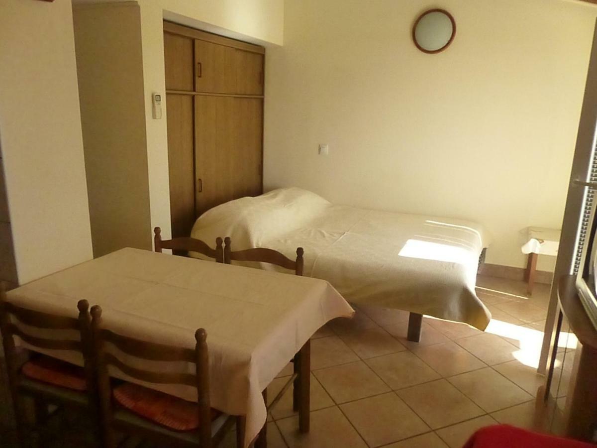Apartments Vila Lavanda Omisalj ภายนอก รูปภาพ