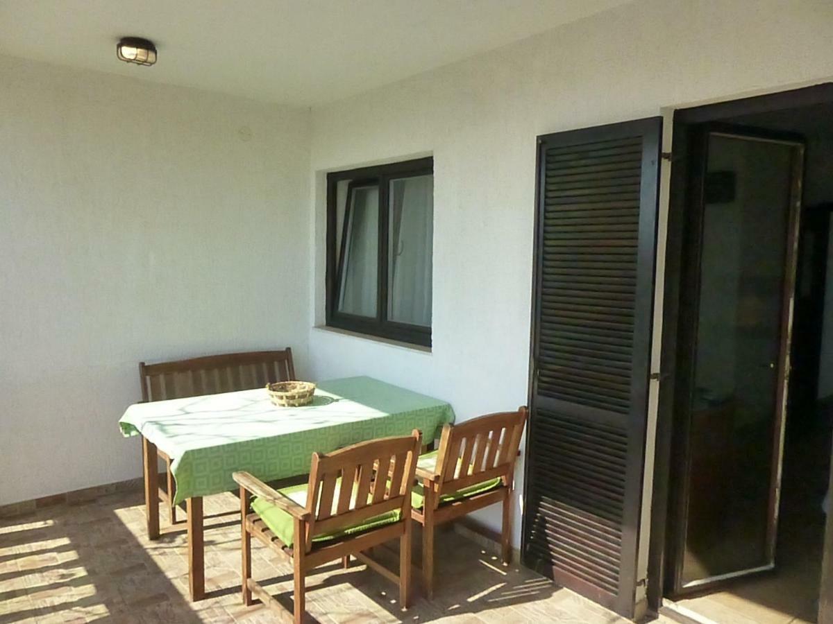 Apartments Vila Lavanda Omisalj ภายนอก รูปภาพ