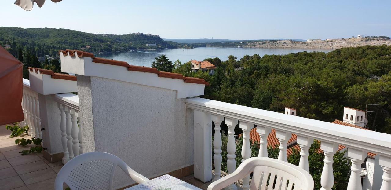 Apartments Vila Lavanda Omisalj ภายนอก รูปภาพ