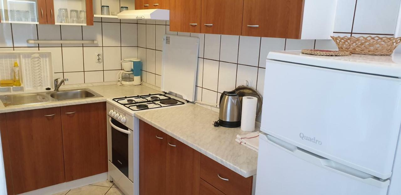 Apartments Vila Lavanda Omisalj ภายนอก รูปภาพ