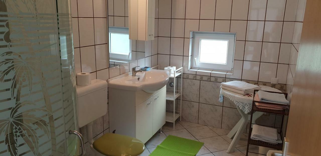 Apartments Vila Lavanda Omisalj ภายนอก รูปภาพ